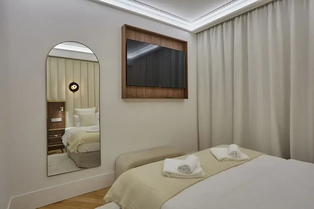 Elegant Flat Matignon Avenue Faubourg St Honore - photo 1