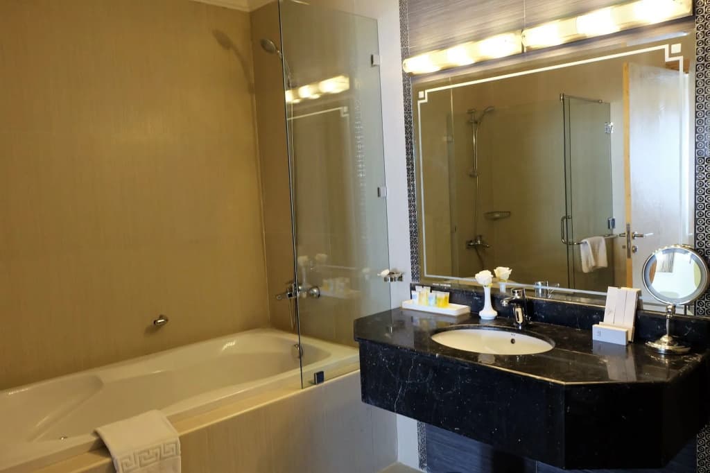 Magnum Hotel & Suites West Bay - photo 7