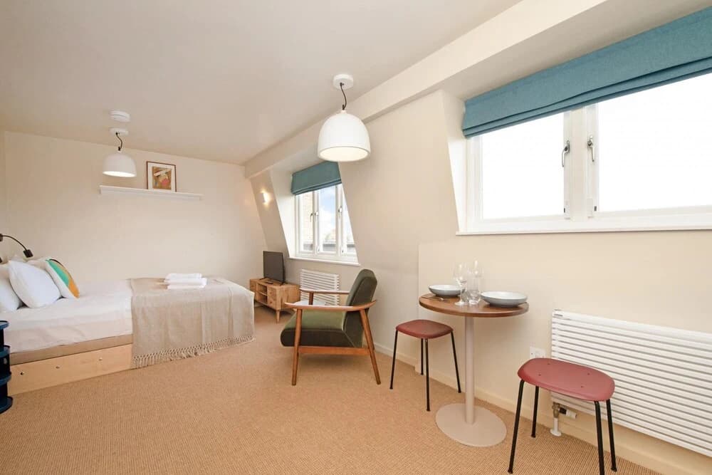 Bright Studio in Historic Camden Terrace - photo 2
