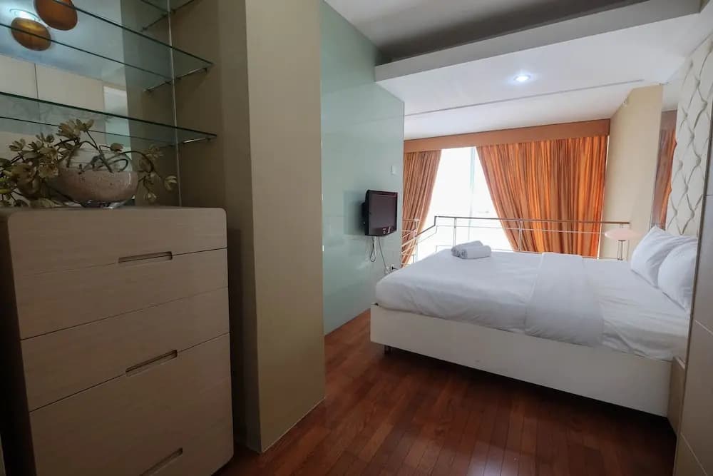 Spacious 1BR Two-Level Apartment at CityLofts Sudirman - photo 4