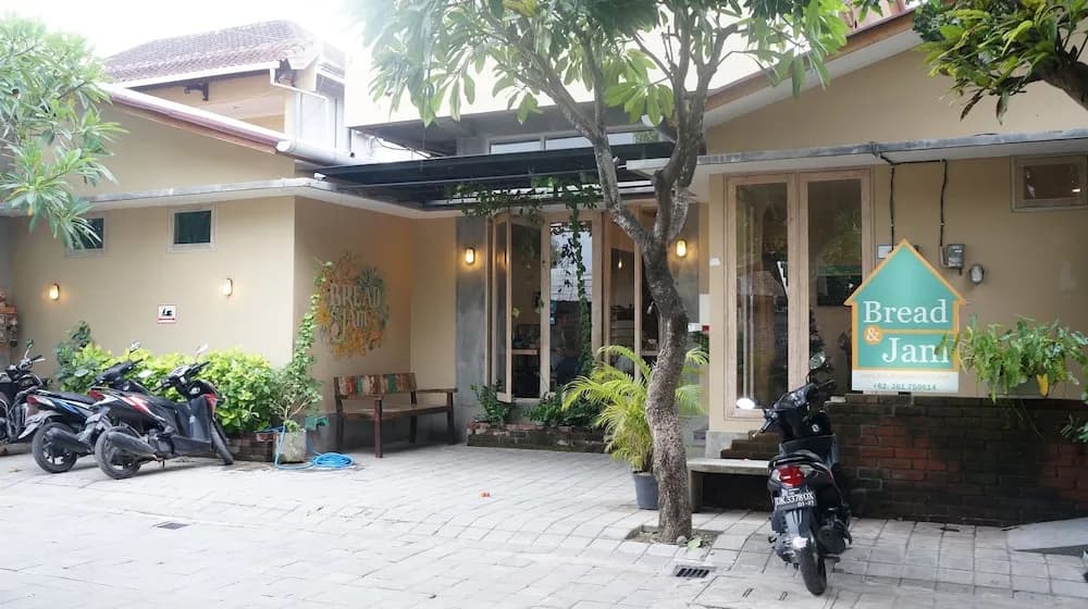 Bread & Jam Hostel - photo 1