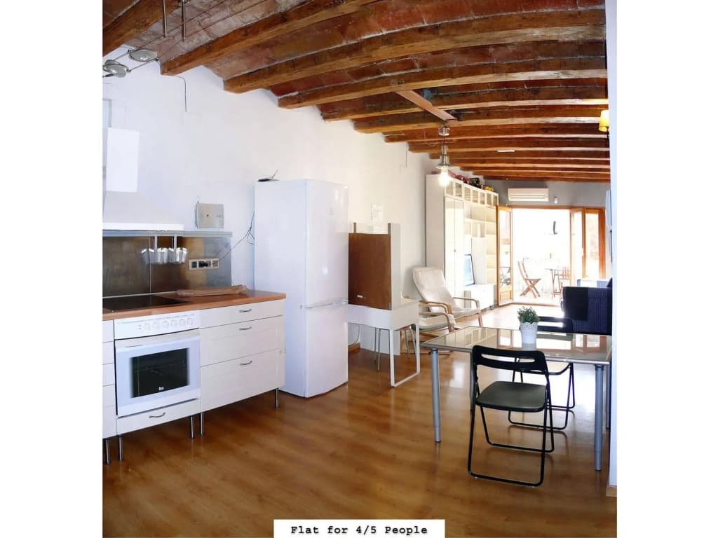Martha's Guesthouse - photo 10