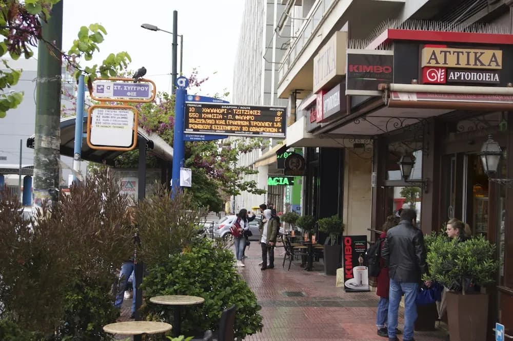 Big Central Metro Station Apartment 2 - photo 1