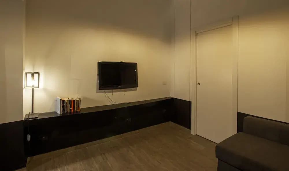 Piazza Vittorio Emanuele NETFLIX Studio - photo 5