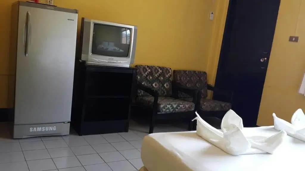 Patong Deli Hotel - photo 6