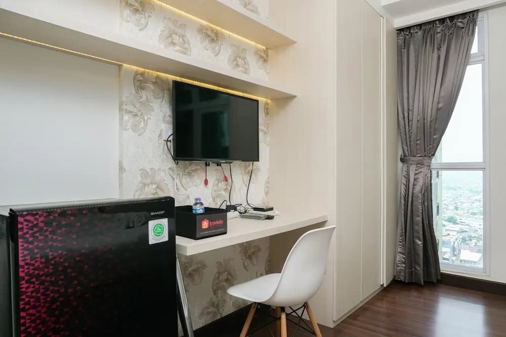 Pool View Studio Apartment at Puri Orchard - photo 3