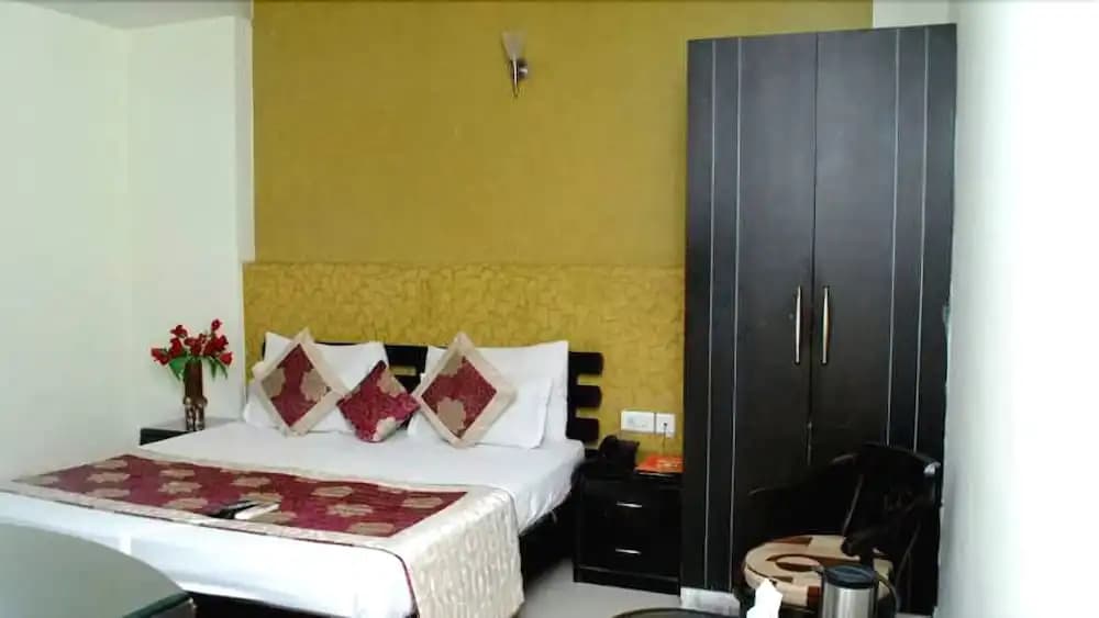 OYO 1908 Hotel Universe Inn - photo 7