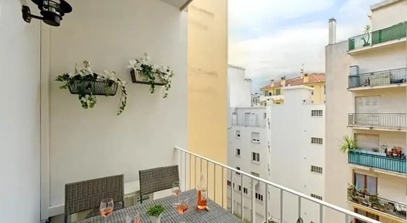 Modern Holiday Haven - photo 3