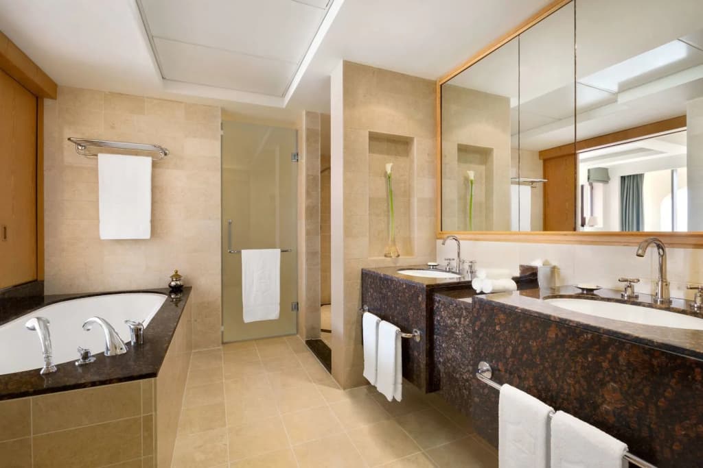 Hilton Muscat Al Bandar - photo 19