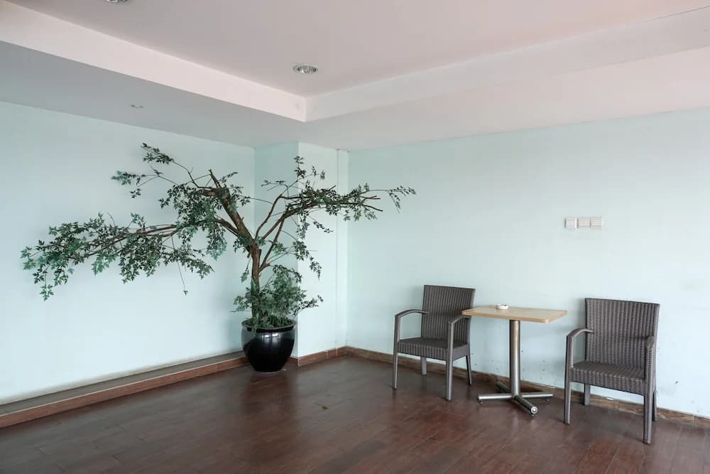 Cozy Living Studio Apartment At Belmont Residence Near Puri - photo 8