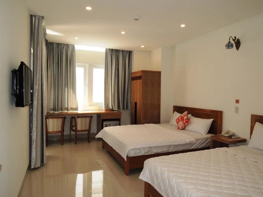 Lee Hotel - photo 8