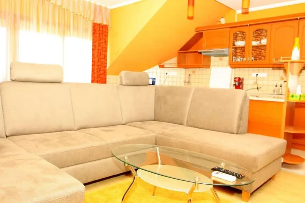 Entire Home - photo 1