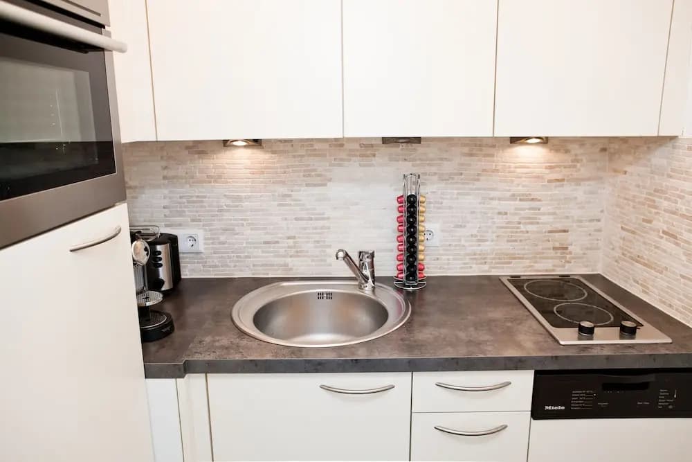 Marthas Veranda Apartment - photo 7