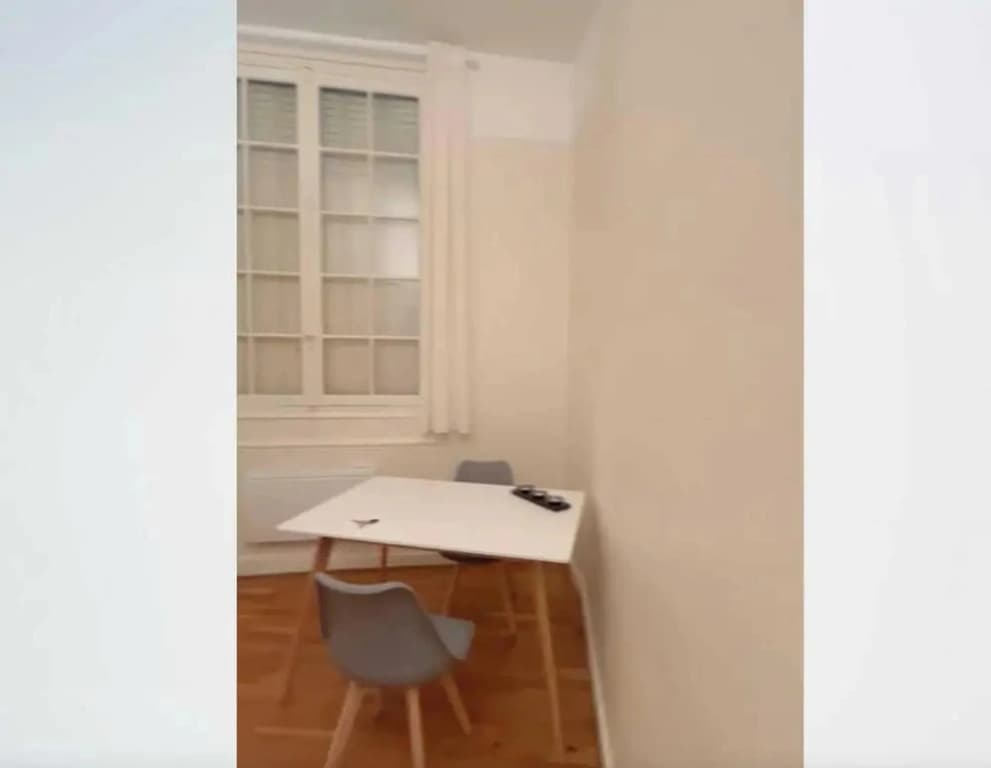 1bdr/2p Apt - Near Monceau et Arc de Triomphe - photo 3
