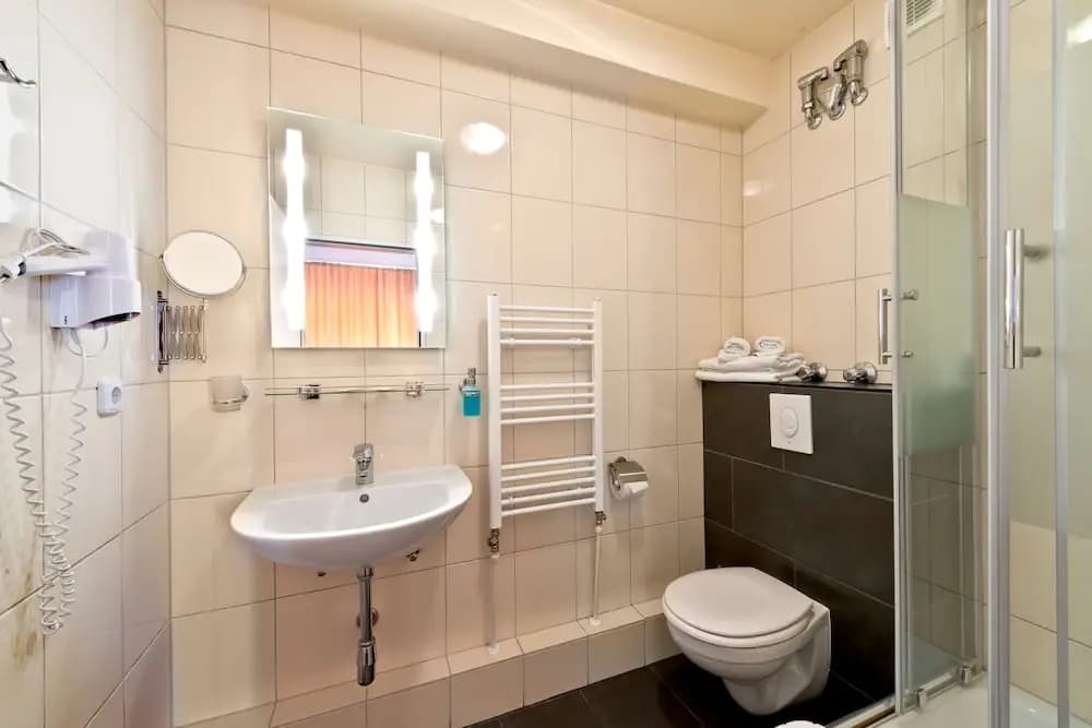 Atlas Berlin Hotel - photo 9