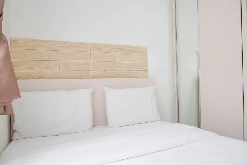 Fancy And Nice 1Br At Menteng Square Apartment - photo 2
