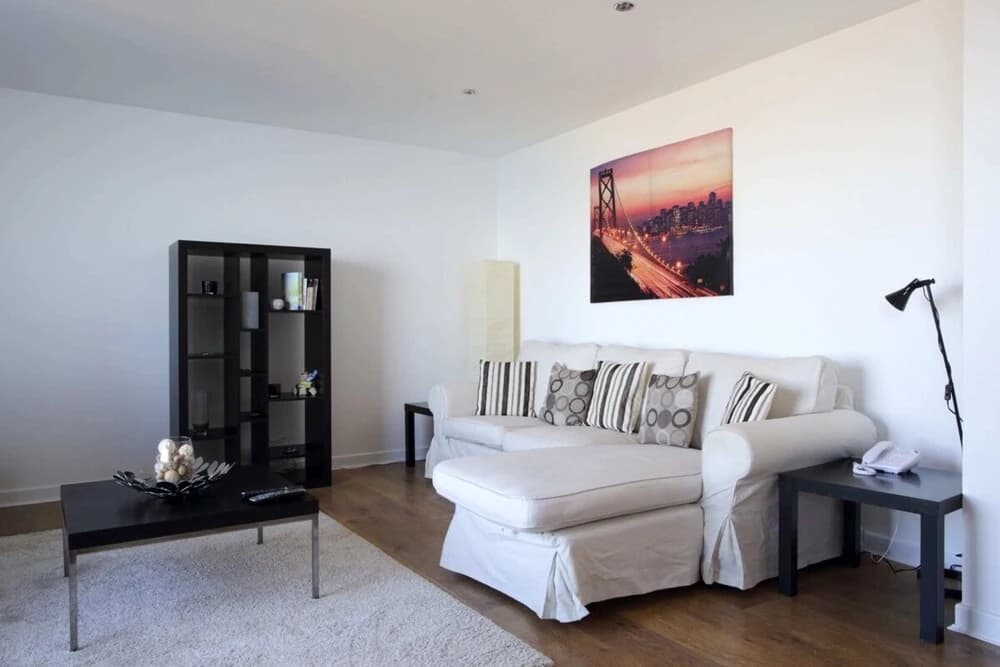 Modern Apartment in Leith With Sea Views - photo 4