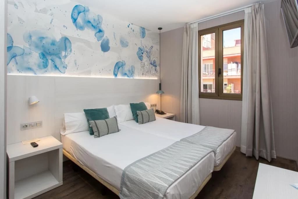 Opera Ramblas Hostal - main photo