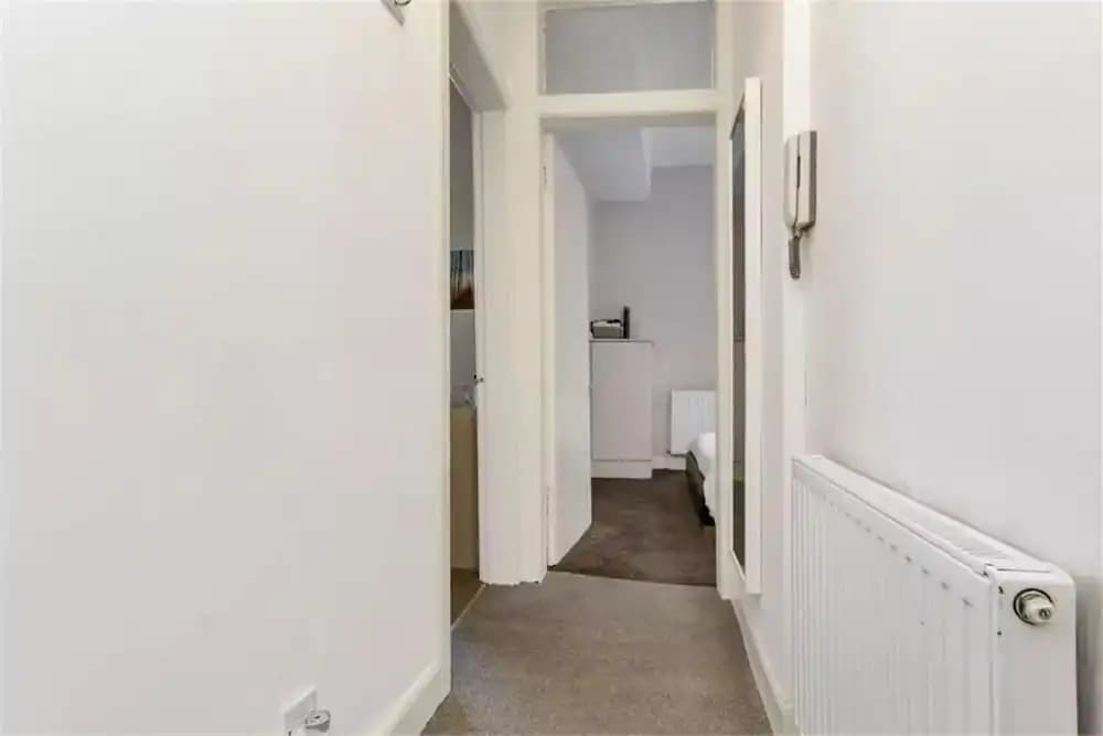 1 Bedroom Flat In Dalry - photo 8
