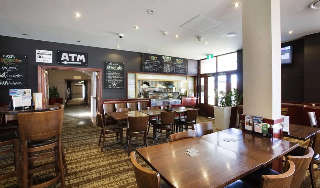 Melton Hotel - photo 17