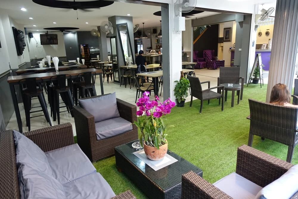 C&C Residence Bistro Restaurant - photo 18