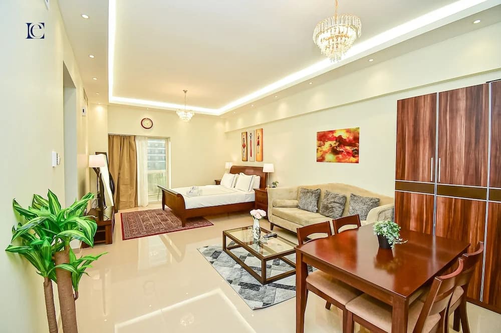 PRL Spacious studio with closed kitchen - photo 6