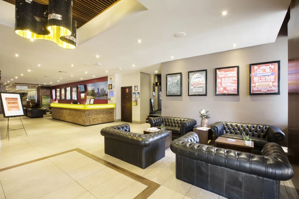 Nightcap at Shoppingtown Hotel - photo 2
