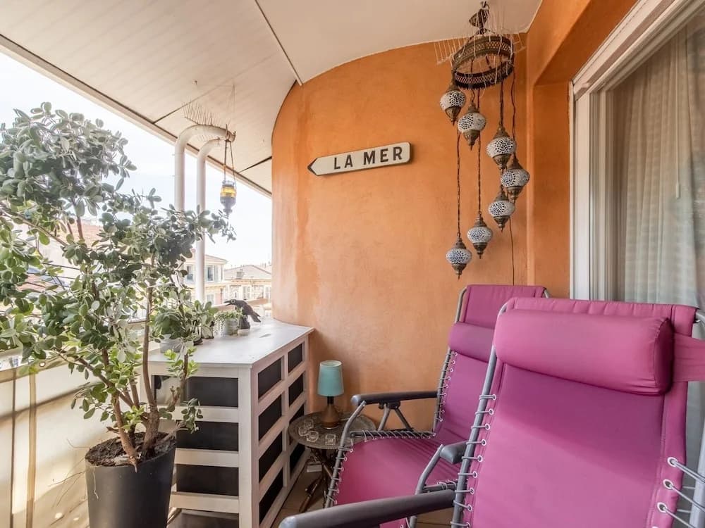 Elegant Holiday Home in Nice with Balcony - photo 12