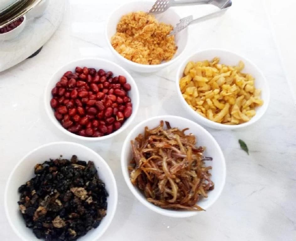 White Crown Hotel - photo 18