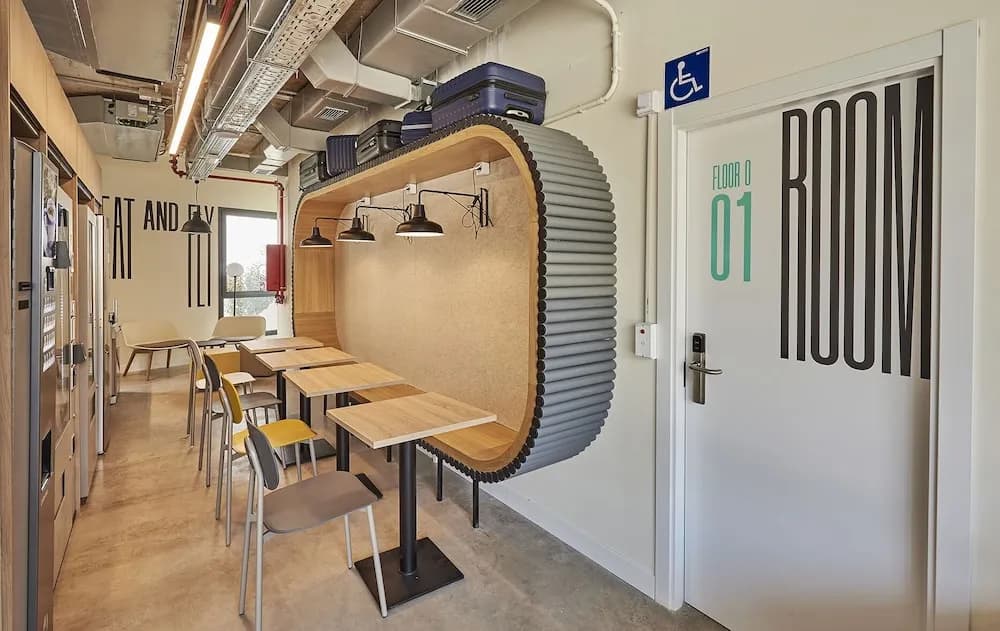HostelFly Madrid Airport - photo 17