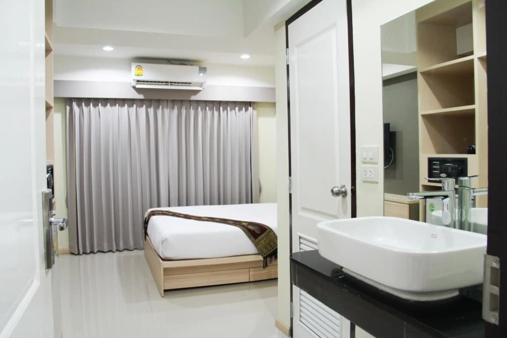 La Porte Bangkok Hotel - photo 14