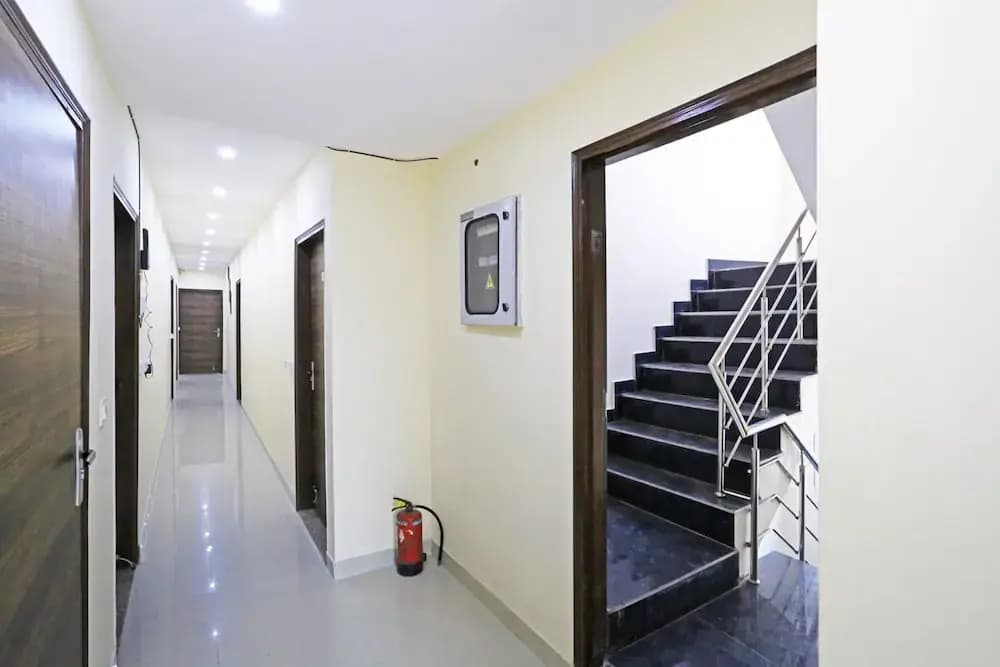 Hotel Mannat02 - photo 2