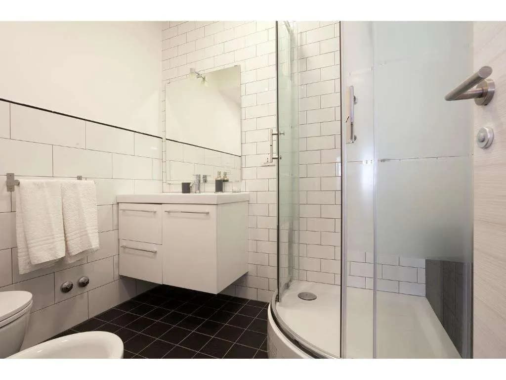 Alex's Guest House - photo 9