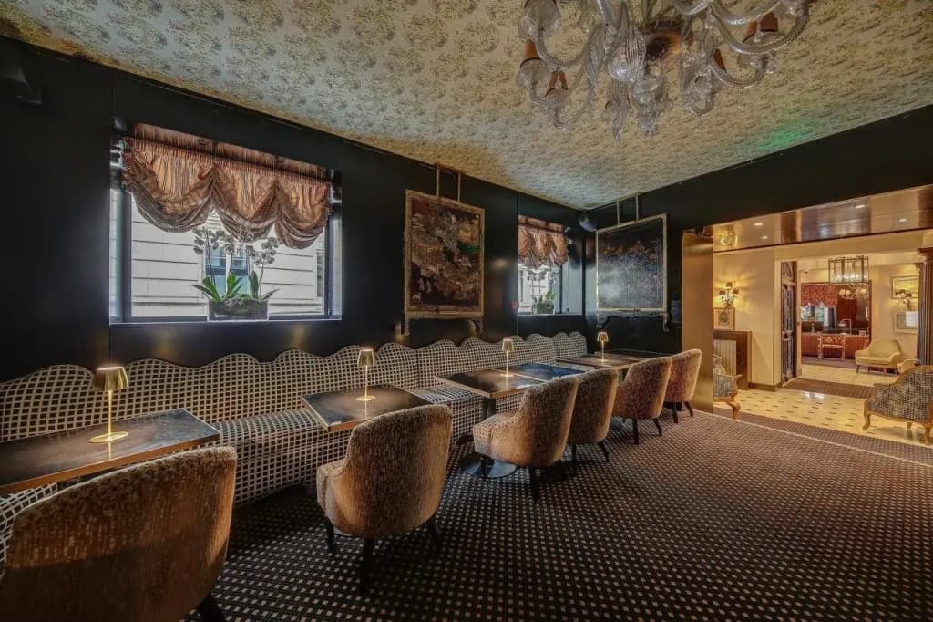 Chalgrin Boutique Hotel - photo 2