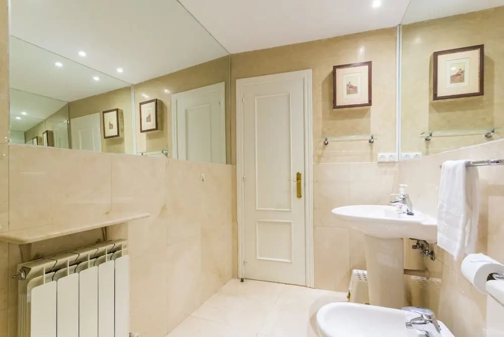 Puerta del Sol Stylish Aparments by Allô Housing - photo 7