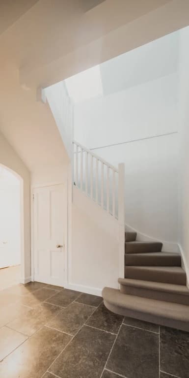 Beautiful 3 Bedroom Georgian Townhouse With Parking - photo 11