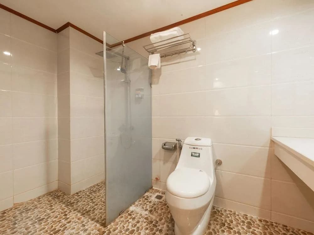 OYO 1114 Lucky Hotel - photo 8