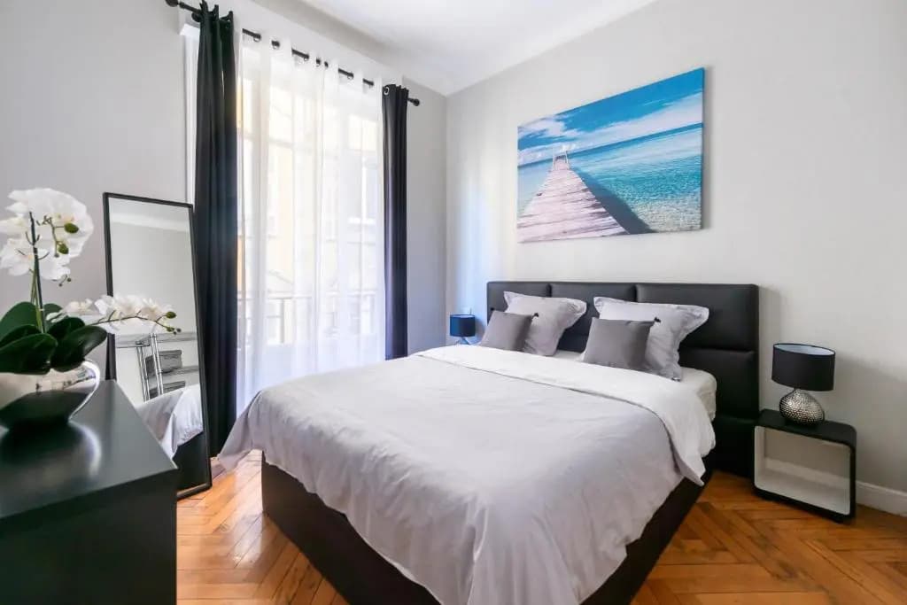 Nice Central Art Deco Flat 45 m² - photo 3