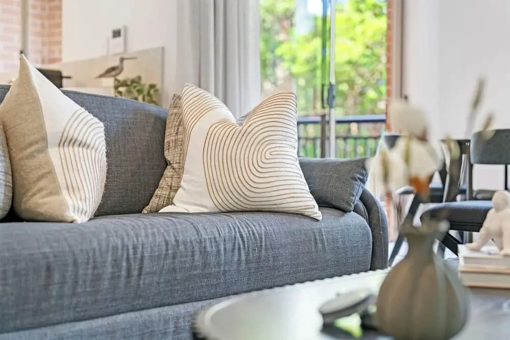 Kozyguru | Camperdown | Cozy 2-Bed Apt + Parking - photo 2