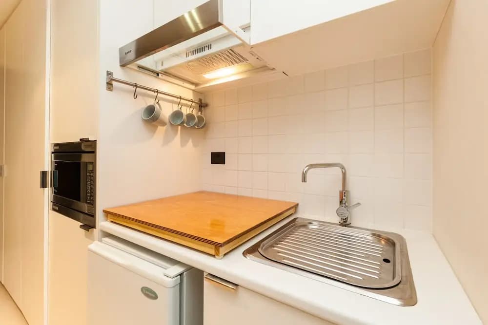 CELESTE, 1BDR East Melbourne Apartment - photo 8