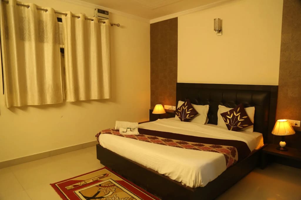Anantkoti Hotel - photo 4