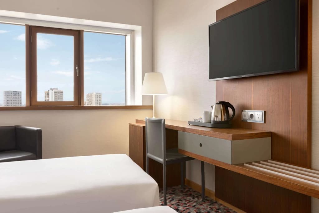 Ramada by Wyndham Lisbon - photo 5