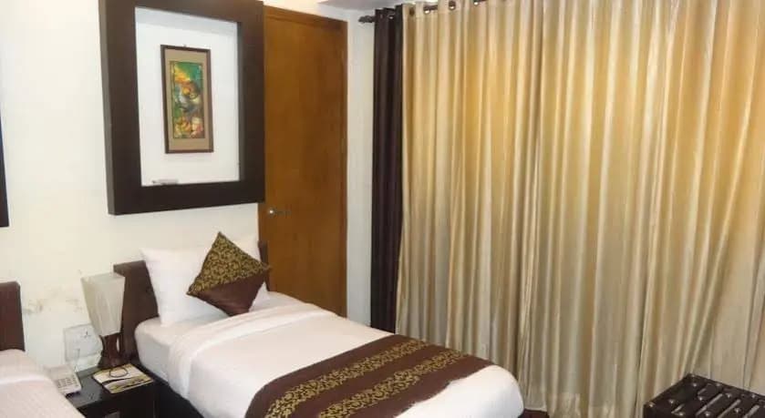 Hotel The Rohit - photo 4