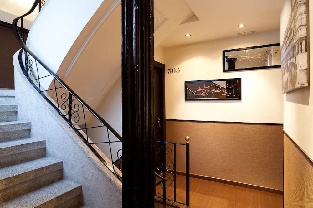 THC Tirso Molina Hostel - photo 13