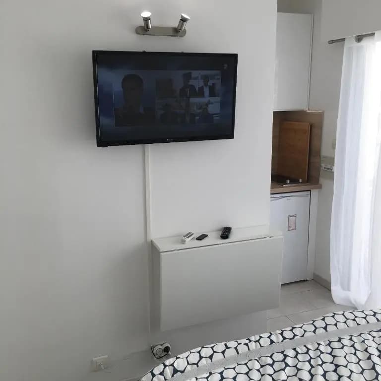 Studio carré d'or situé à 50 m de la plage - photo 6