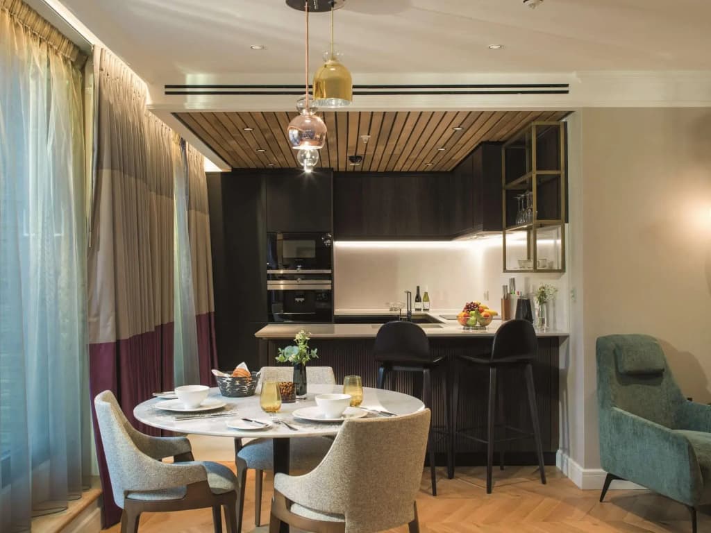 The Guardsman Hotel and Residences - photo 17