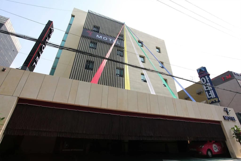 Sheel Hotel(쉴호텔) - photo 1
