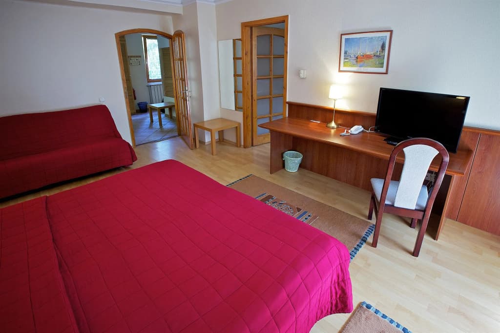 Gold Apartments - photo 3