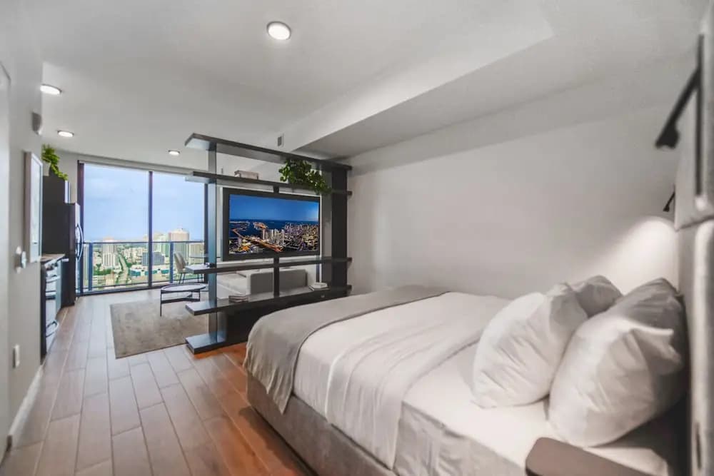 Studio with Panoramic City and Bay Views - photo 10