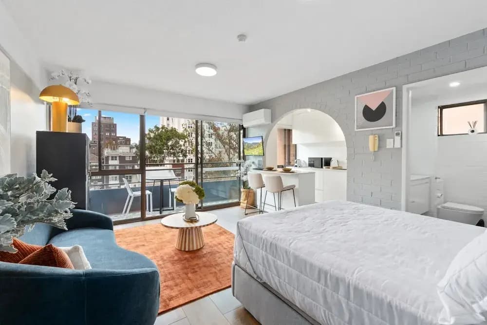 Chic Studio With Pool Overlooking the City - photo 2